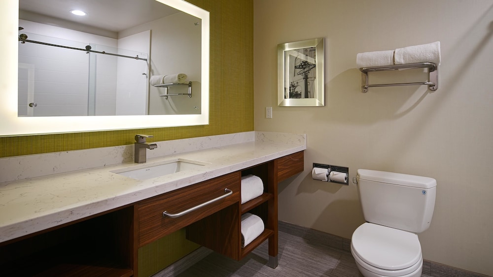 Best Western Plus Gardena Inn & Suites 11/36