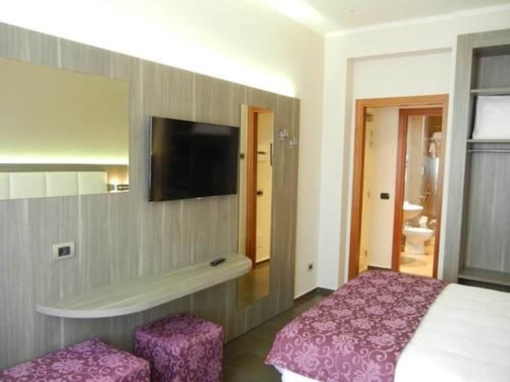 Hotel Delle Nazioni 43/52