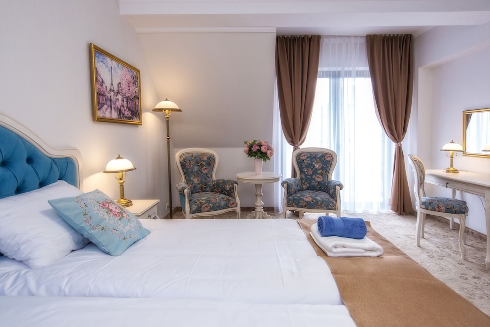 Hotel Paryski Art & Business 41/50