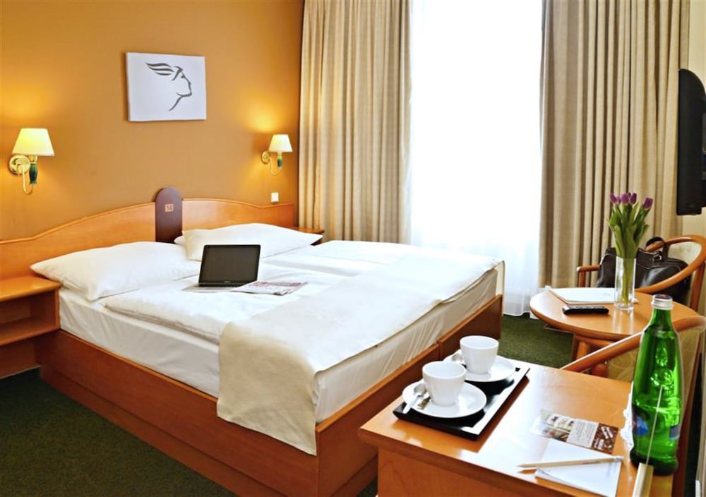 Hotel Merkur 8/63