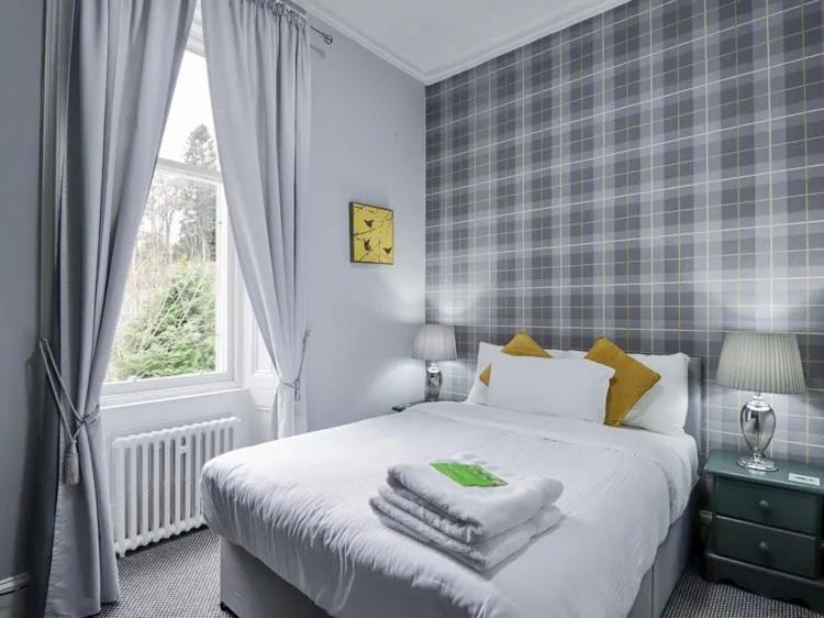 Mini, Double Bed