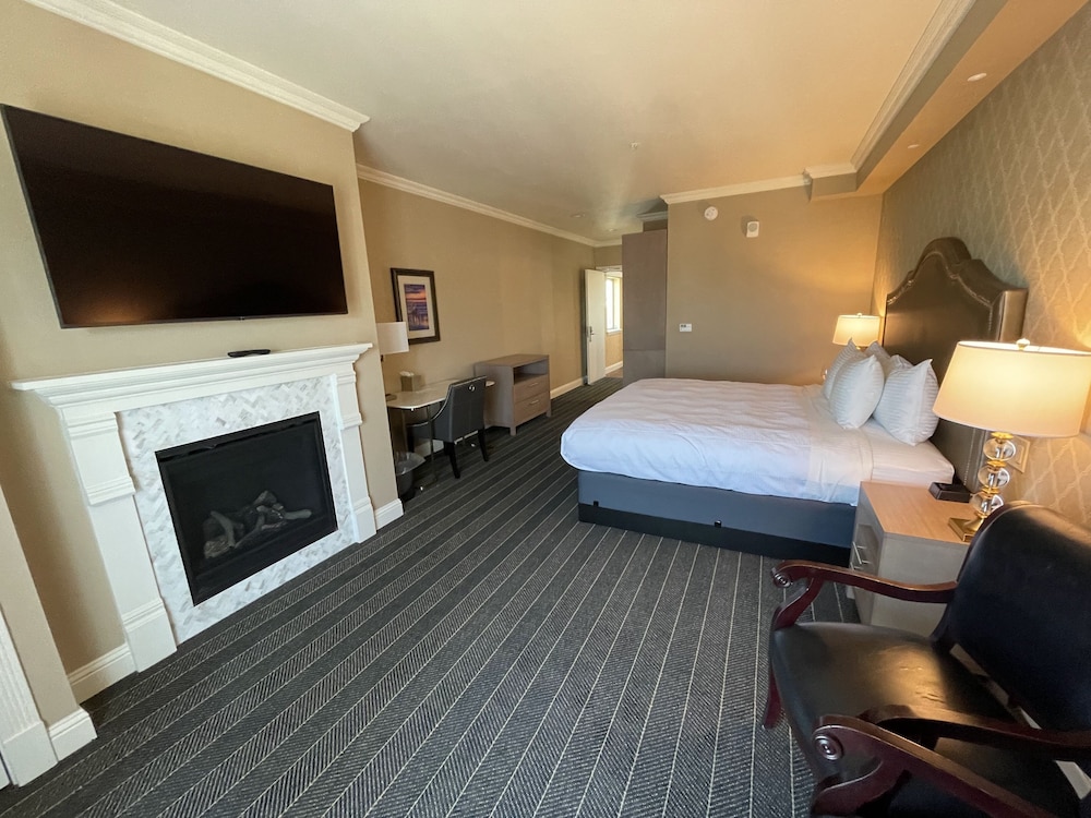 Majestic Inn & Spa 33/80