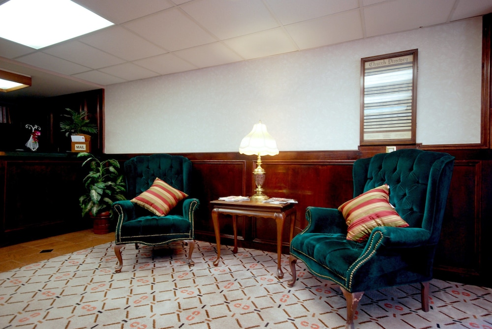 Country Hearth Inn & Suites Marietta 28/43