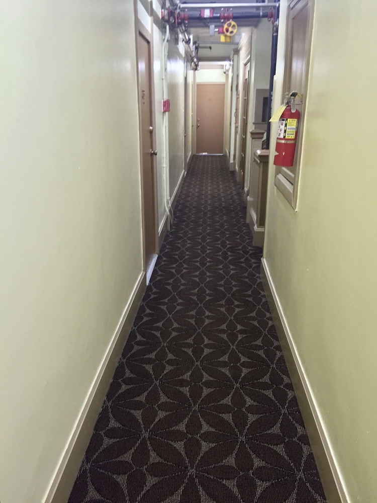Admiral Hotel 36/56