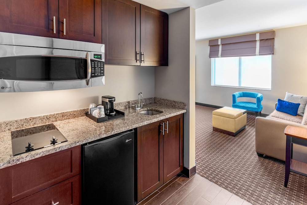 New Haven Hotel 49/49