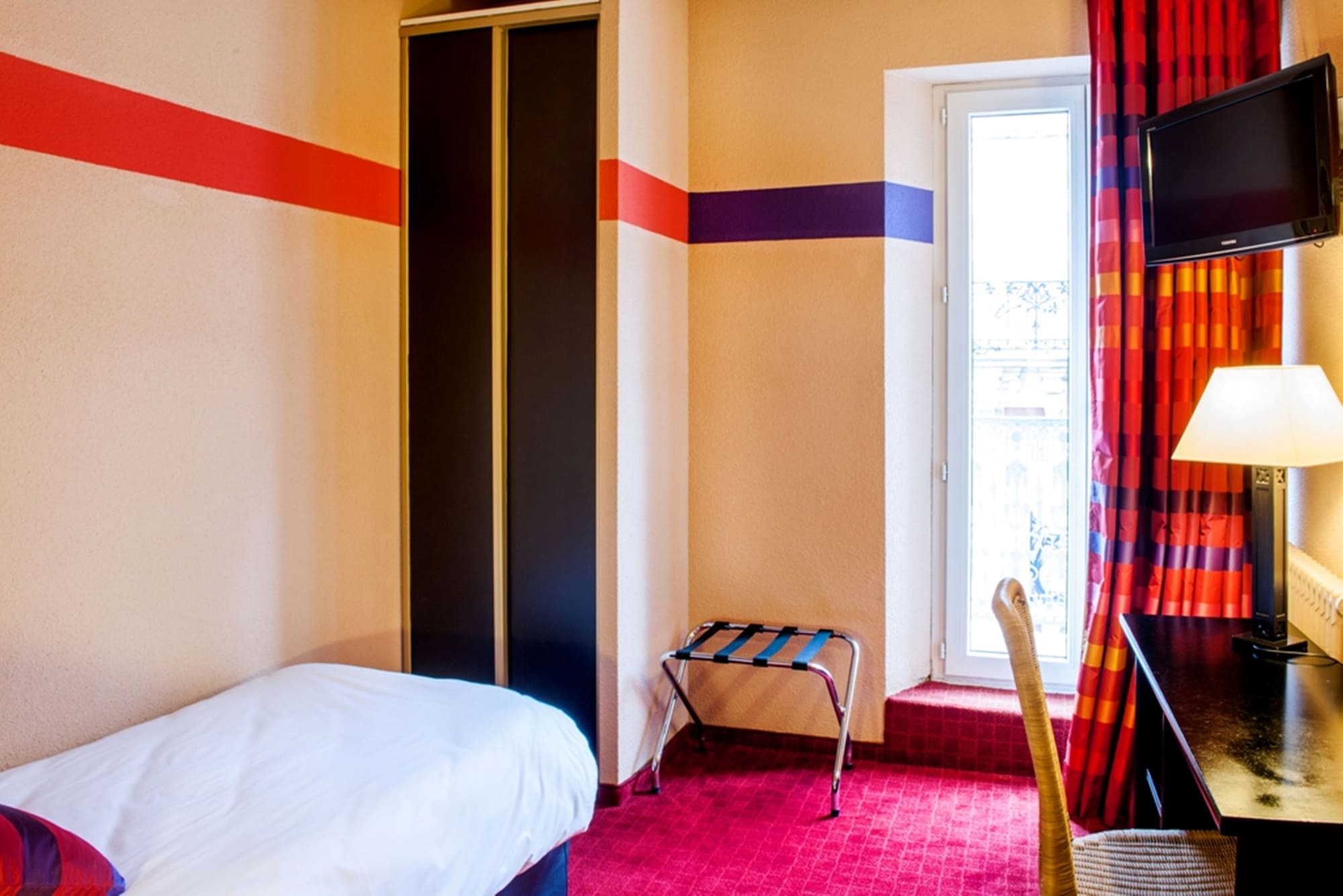 ROOM, SINGLE, SMALL