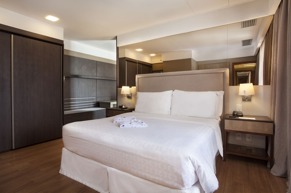 EXECUTIVE, SUITE
