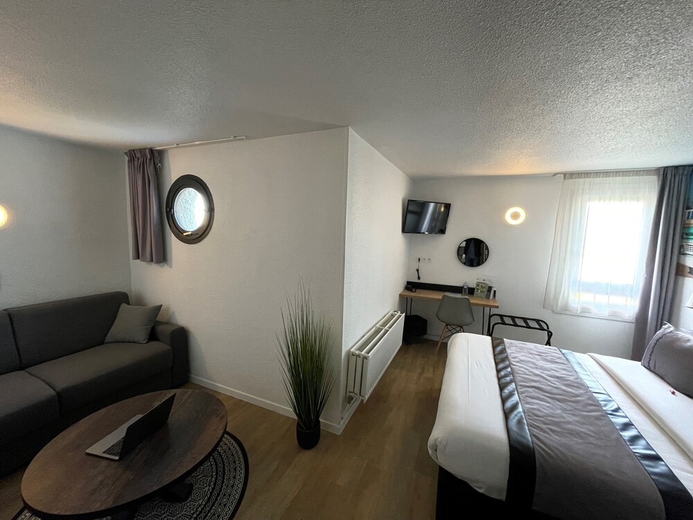 Logis Hotel Cris Hotel 7/28