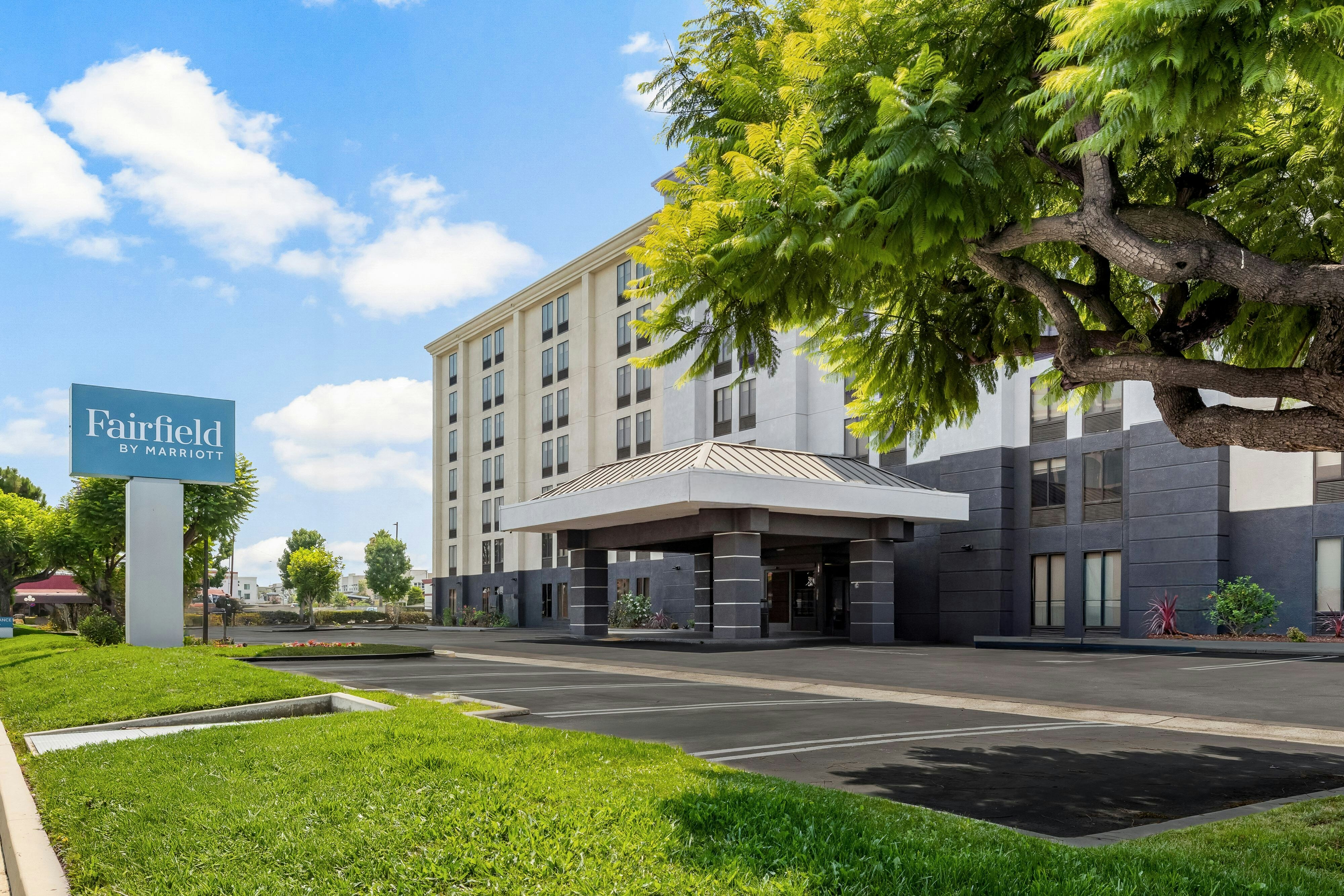 Fairfield Inn & Suites Anaheim North/ Buena Park 29/33