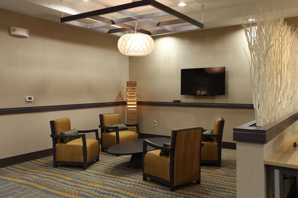 Holiday Inn Express Hotel Amp Suites Goldsboro Base Area 35/41