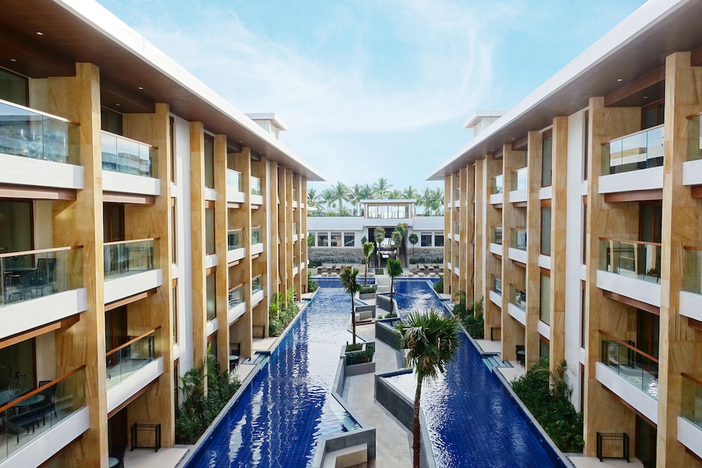 Henann Crystal Sands Resort in BORACAY