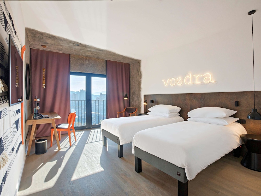 STANDARD, TWIN BEDS