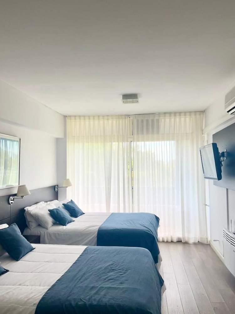 Golf Tower Suites Apartments 30/64