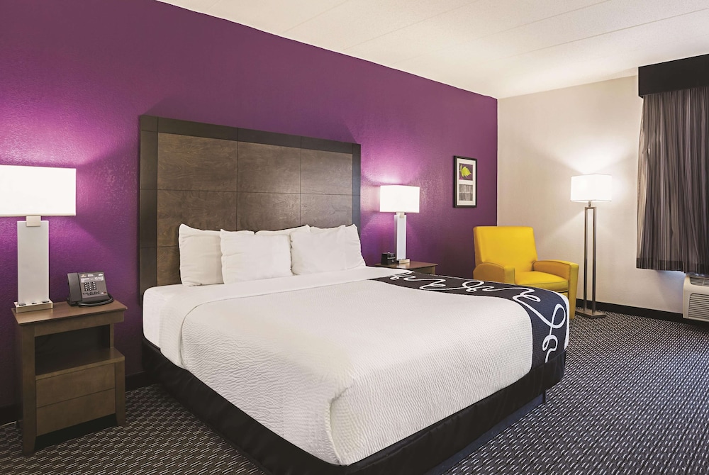 La Quinta Inn & Suites by Wyndham Virginia Beach 18/46