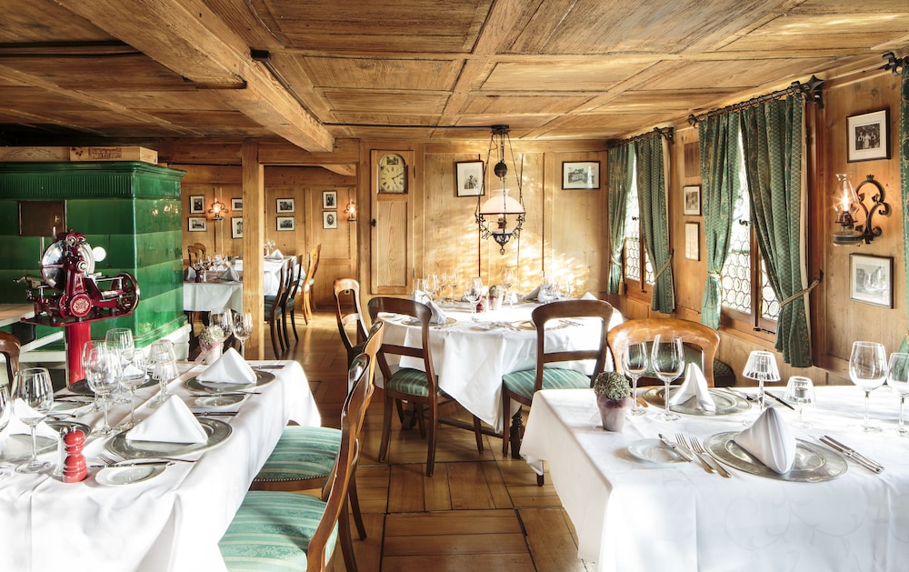 Schloss Hotel Swiss Chalet Merlischachen 28/54