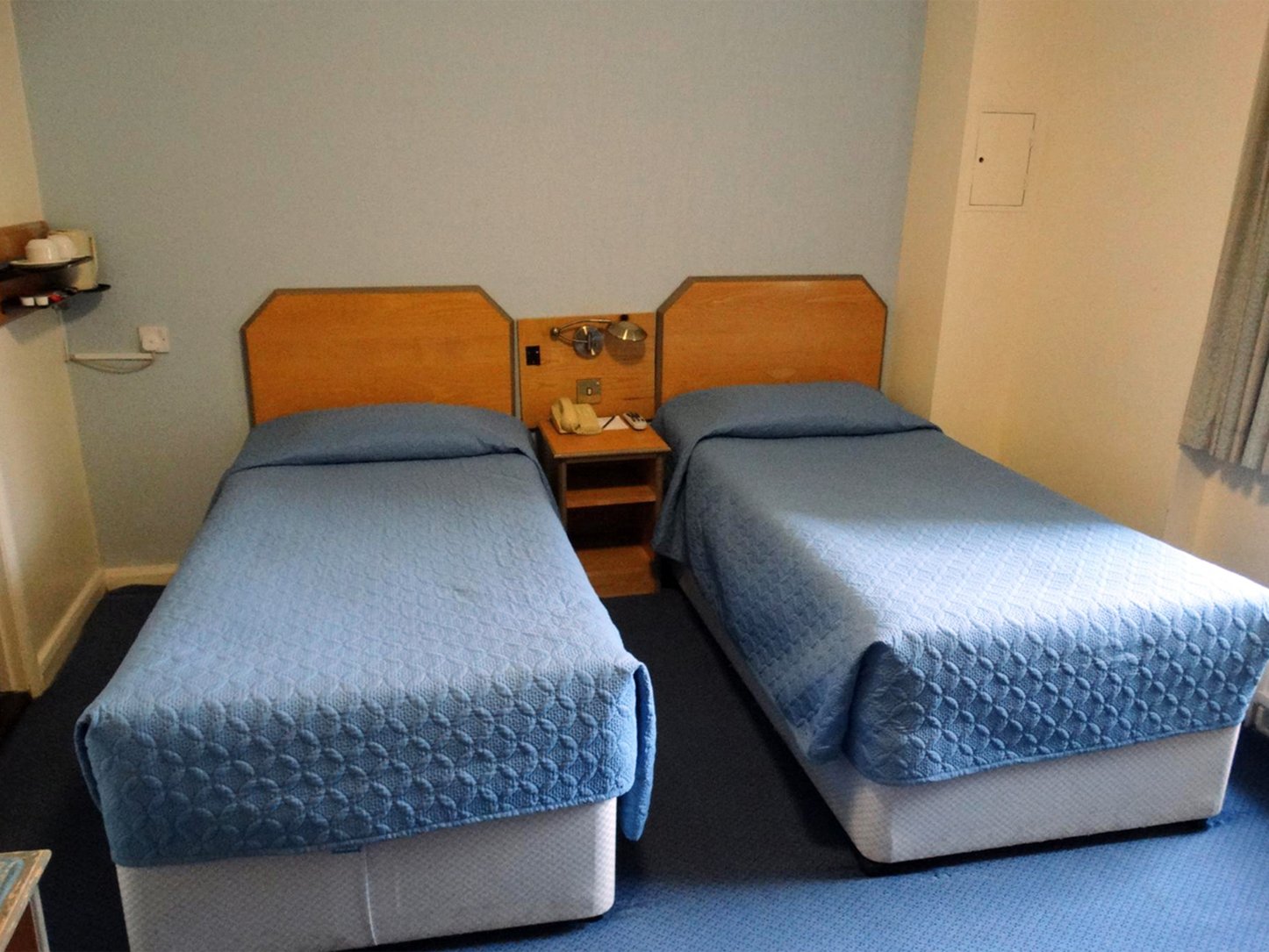 Room at Norfolk Plaza Hotel, LONDON