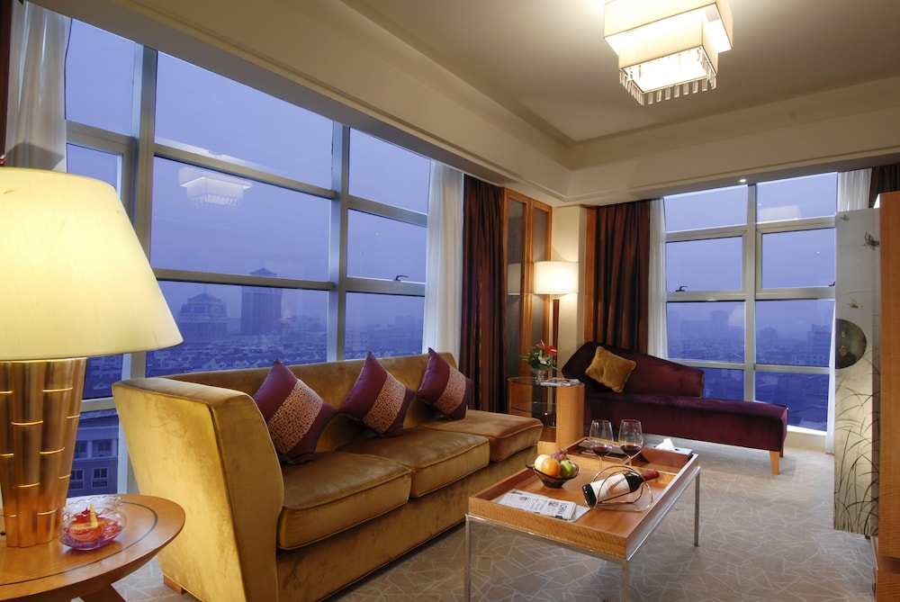 Plaza Hotel Yuyao 35/50