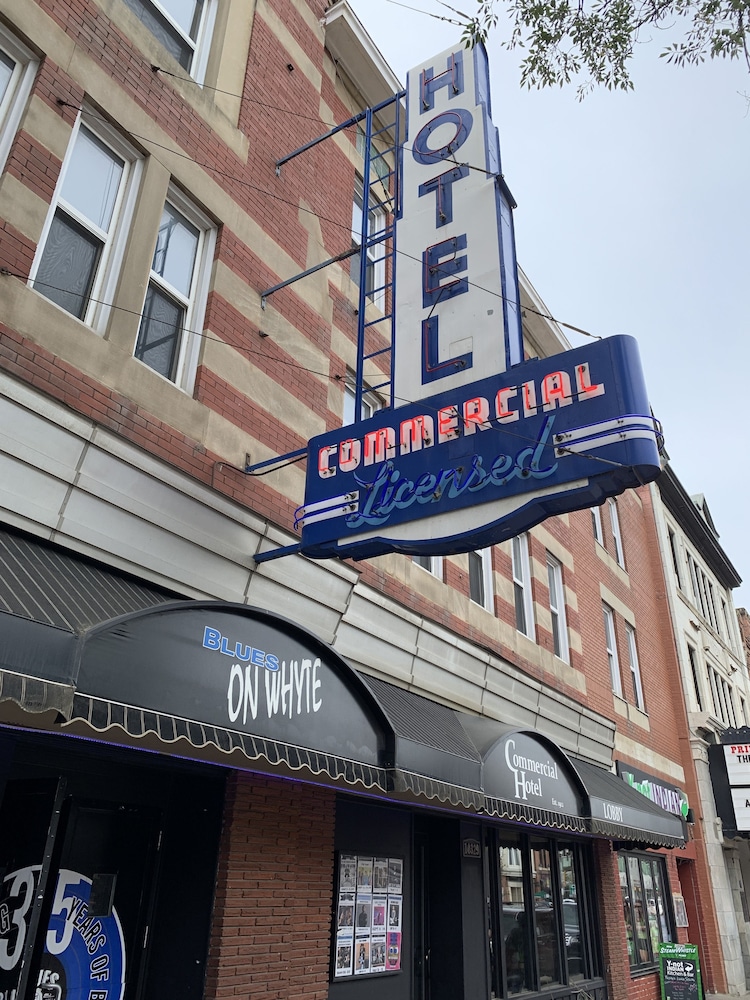 Commercial Hotel 2/76