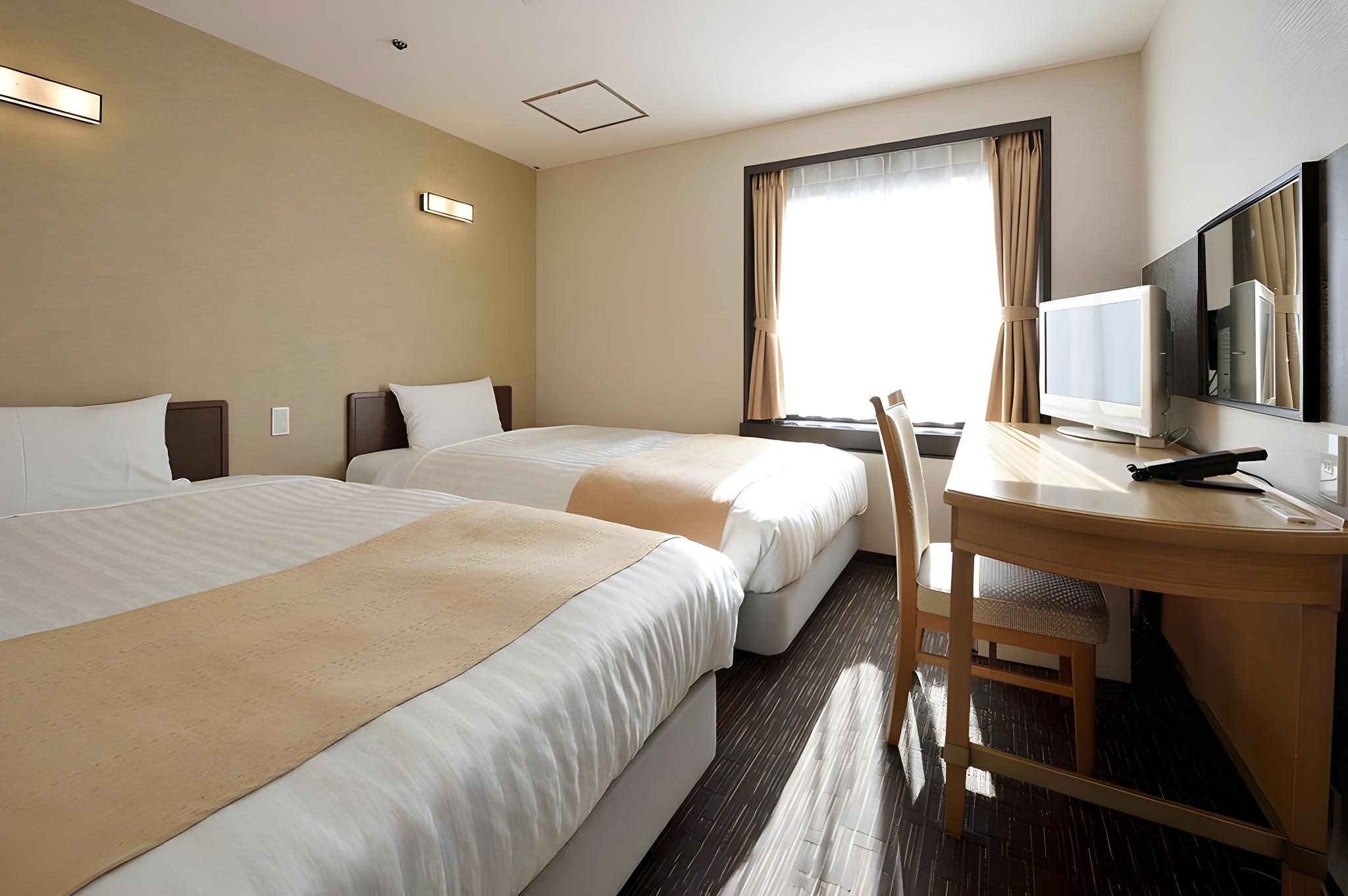 Standard, Twin Beds, Electronic Cigarette Only