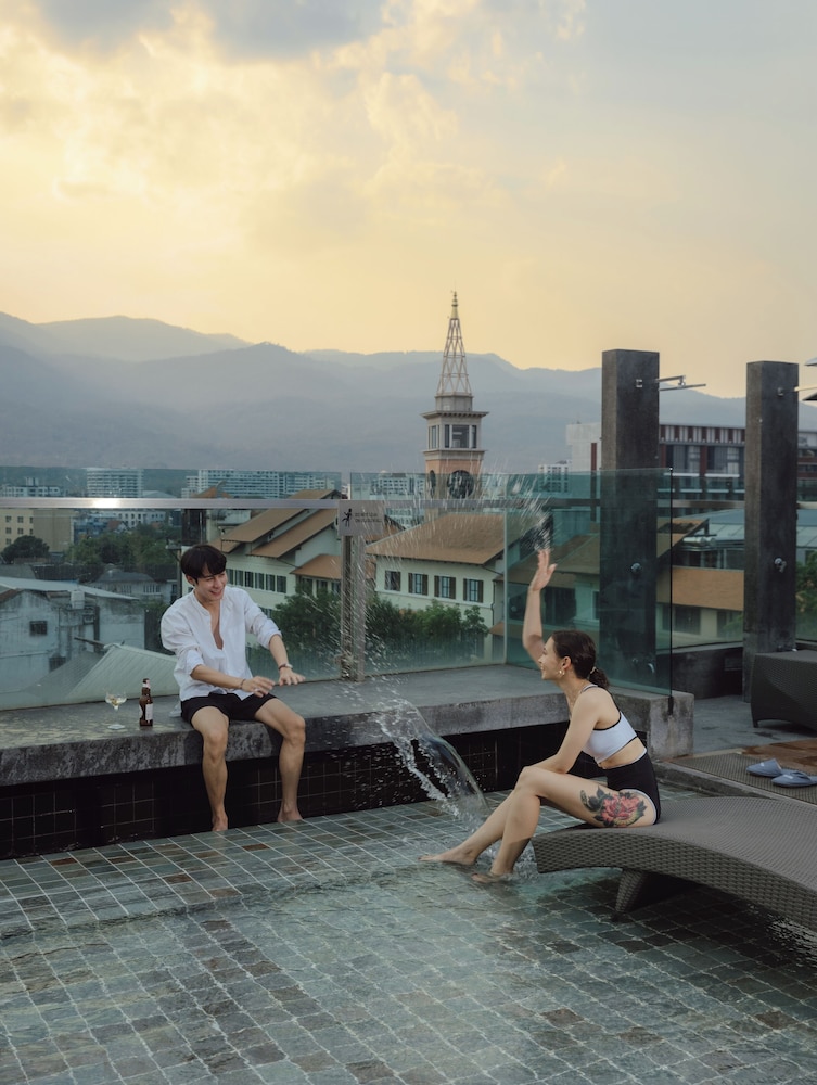 Art Mai Gallery Nimman Hotel 65/69