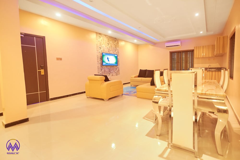 Double M Exquisite Suites And Lounge 26/29