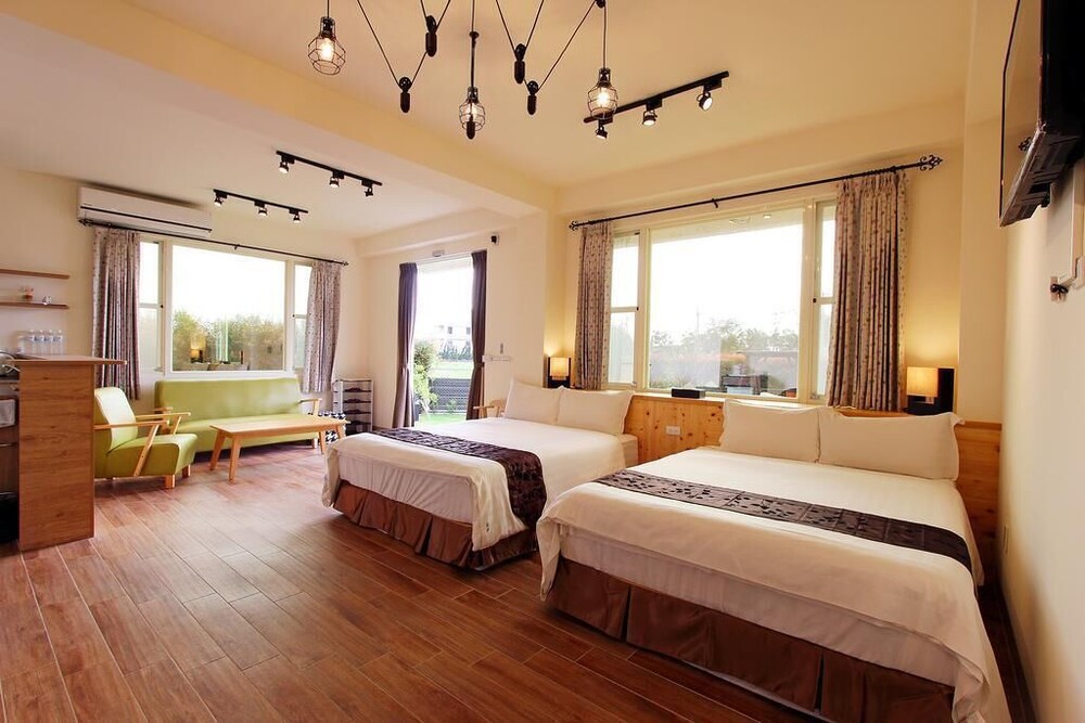 Cai Feng B&amp;B 13/37