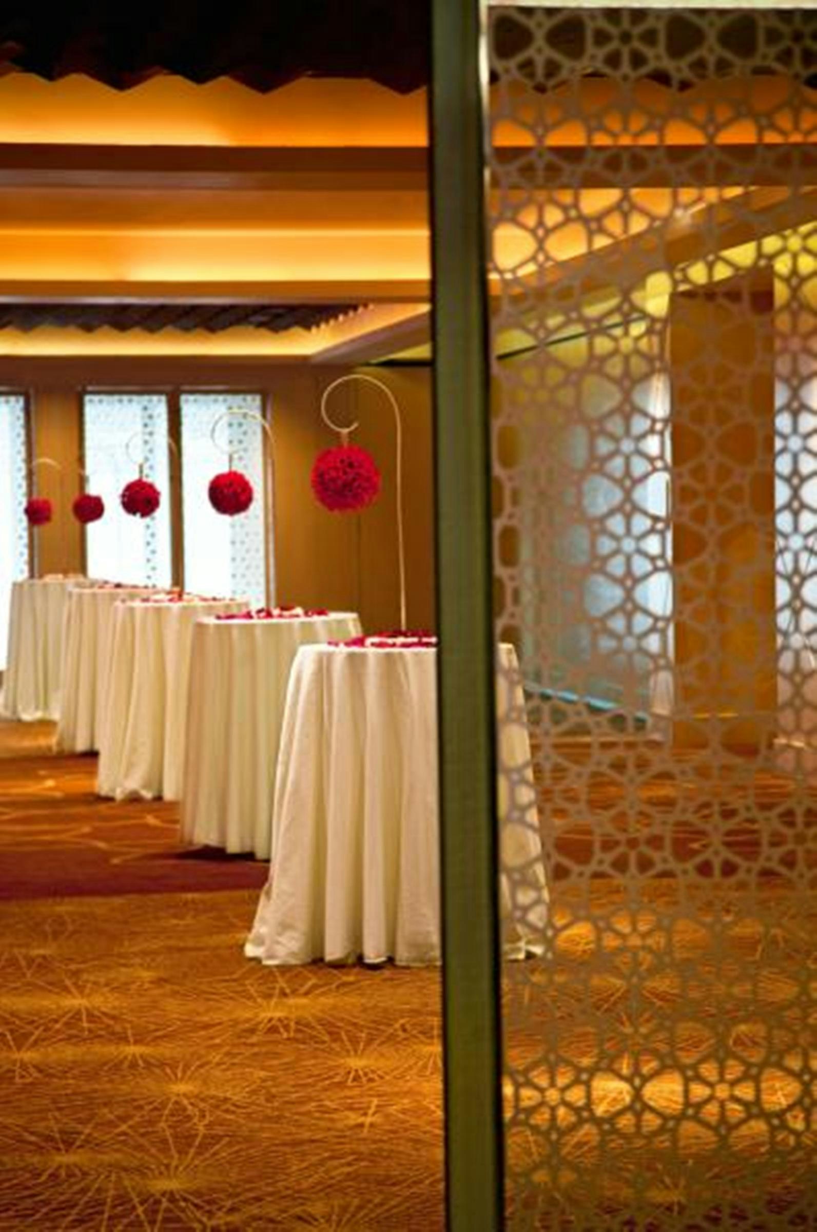 Hilton Colombo Residence 82/83
