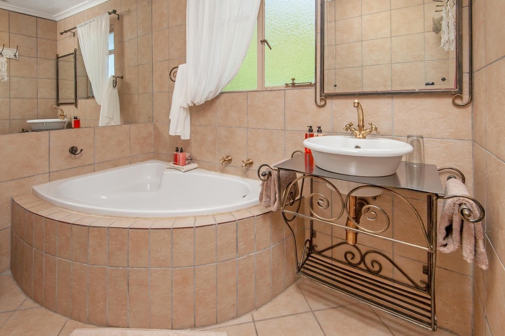 18 On Kloof Bed And Breakfast 17/20