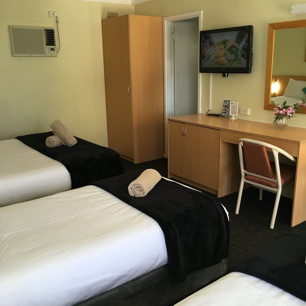 Sky Rider Motor Inn 29/69