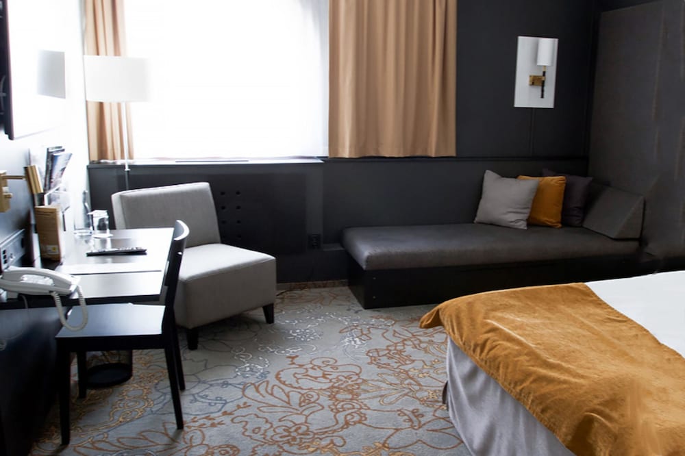 Quality Hotel Royal Corner 45/70