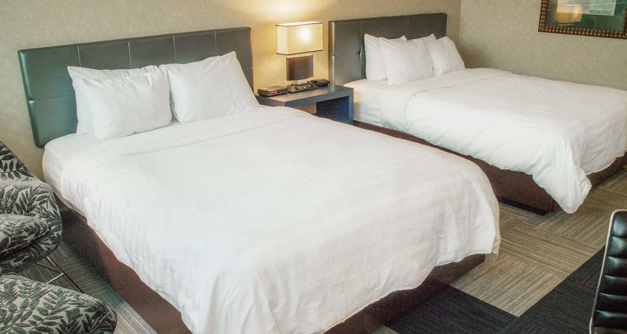 STANDARD, 2 DOUBLE BEDS