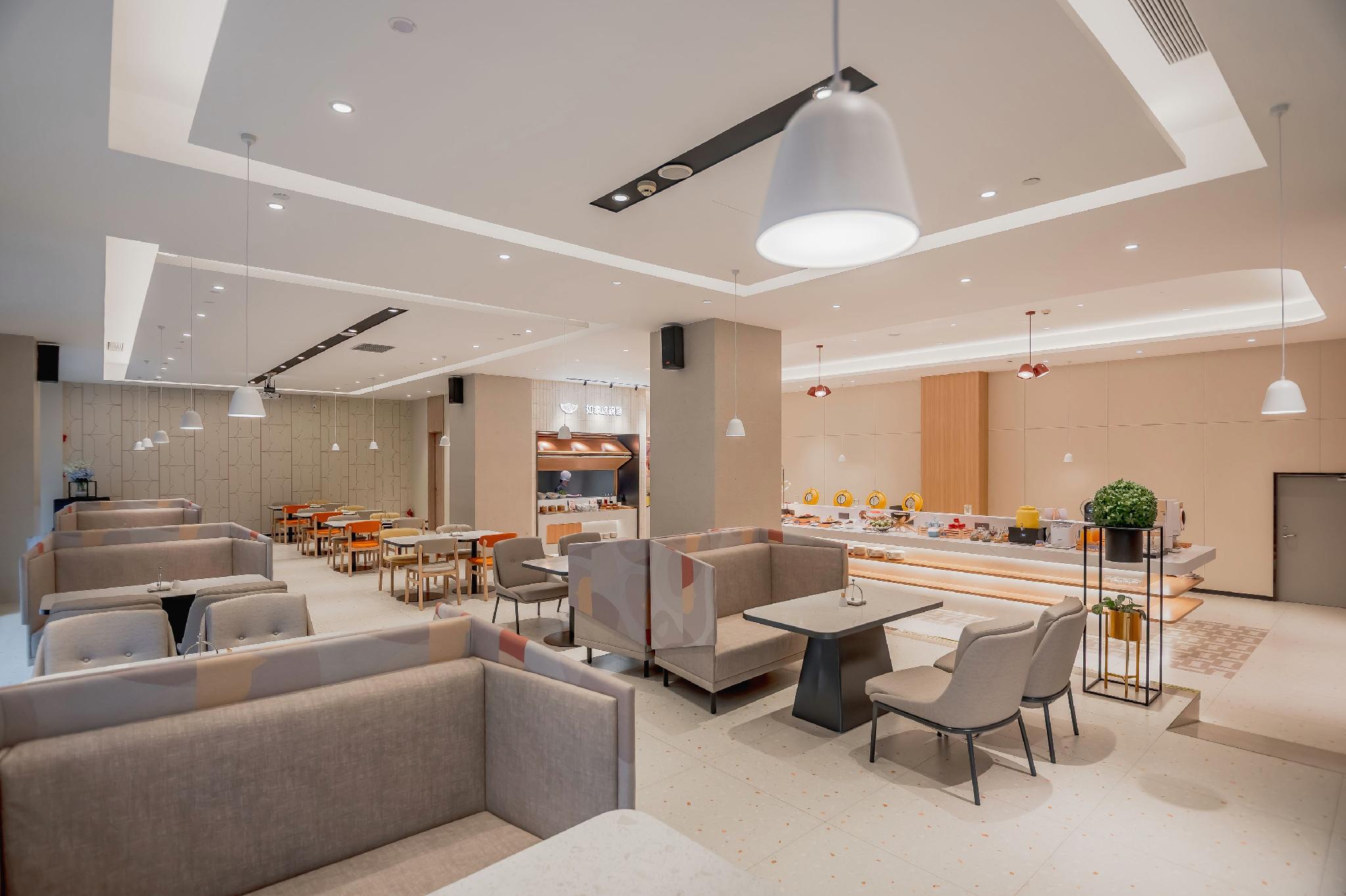 Home Inn Selected (Shanghai Raffles, North Bund) 22/42