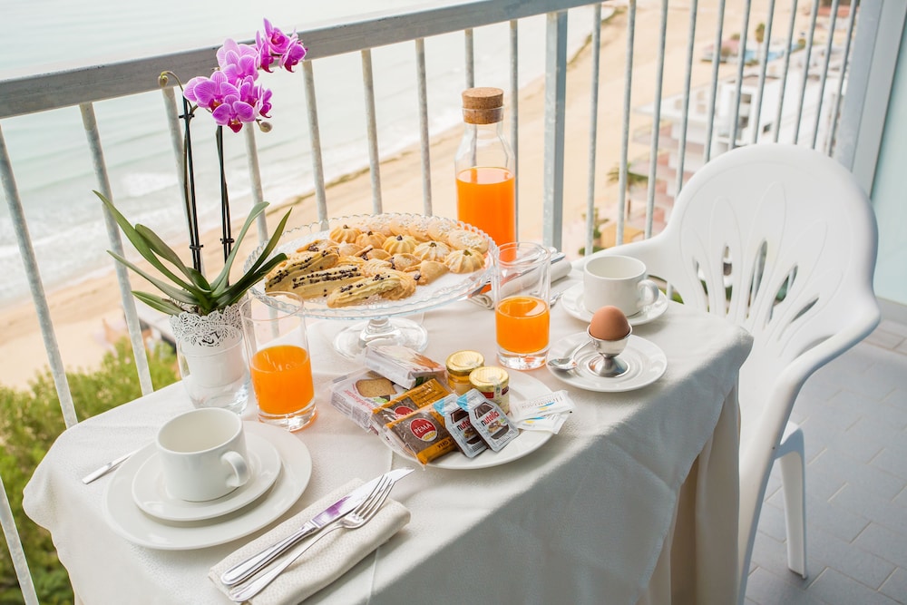 Hermitage Hotel Club And Spa 25/50
