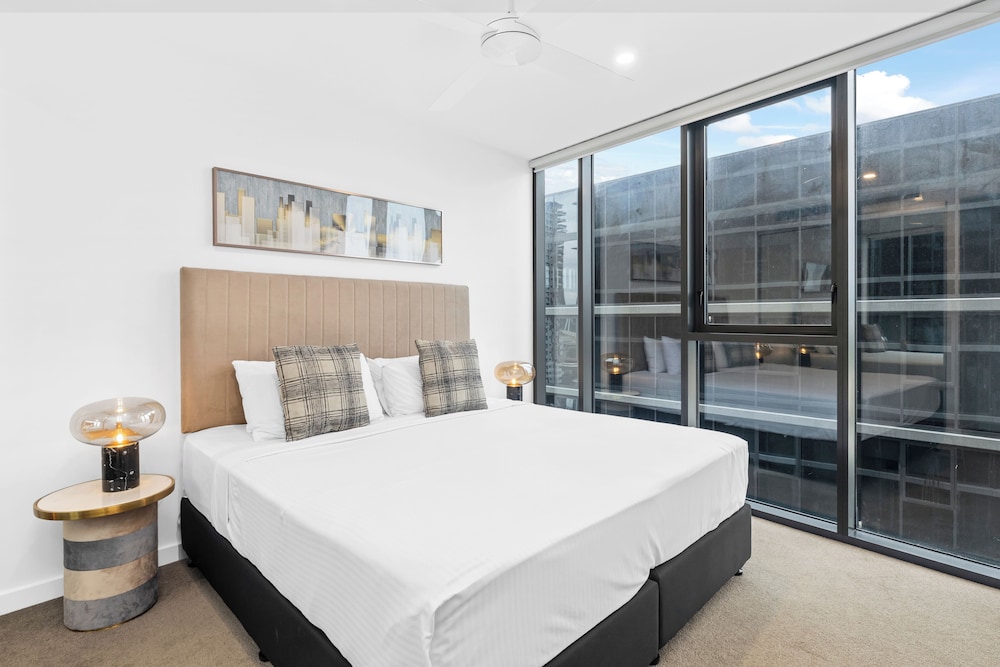 2 Bedrooms, Compact, Apartment, 1 King and 1 Single Beds