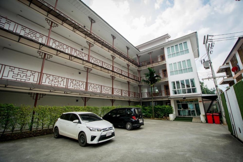 Inn Kham Apartment 34/47