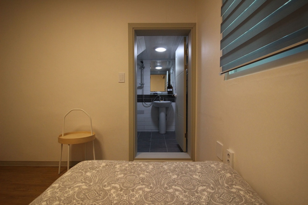 Bunk Guest House - Hostel 31/72