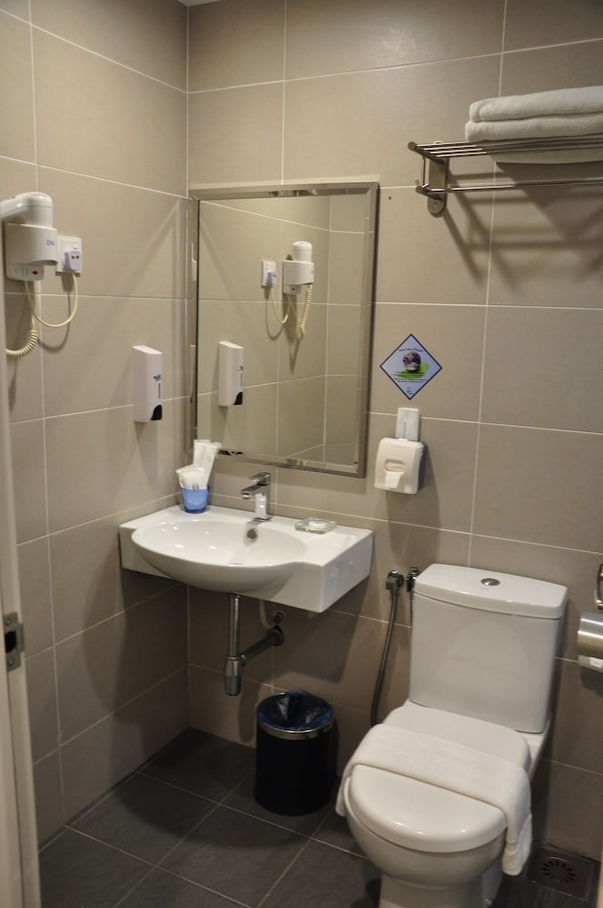 Valya Hotel 54/55