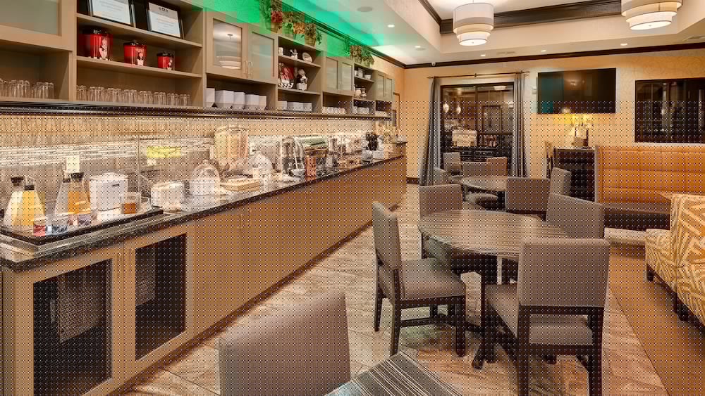 Best Western Plus Emerald Inn & Suites 32/39