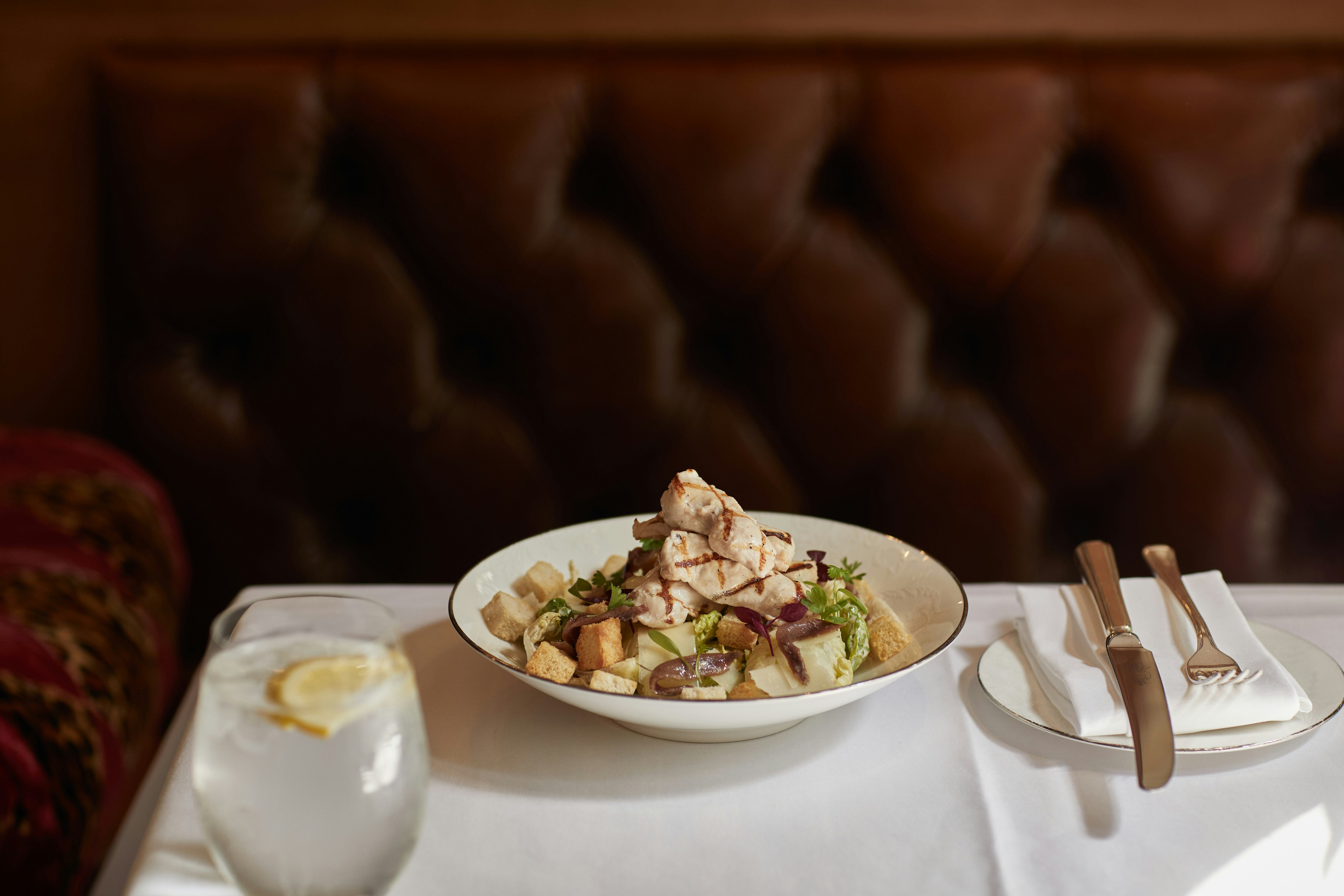 The Chesterfield Mayfair 34/84