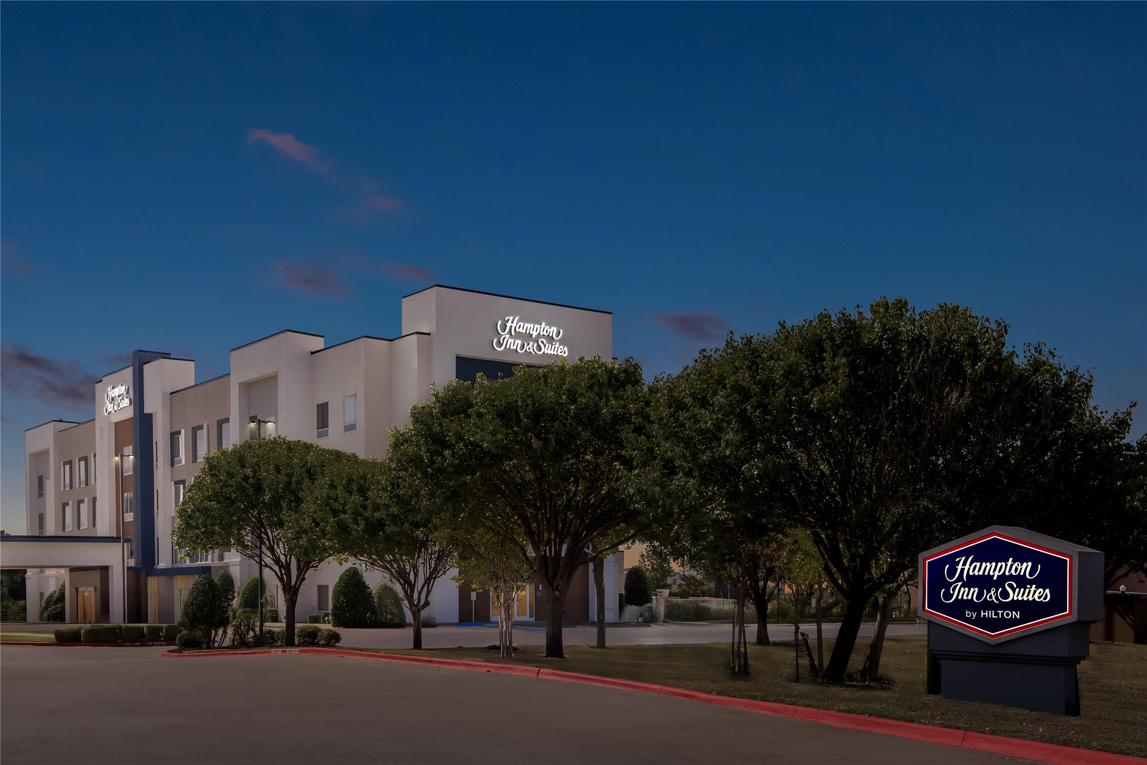 Hampton Inn And Suites Waxahachie 5/76