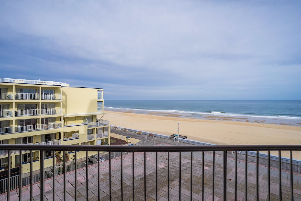 Grand Hotel Ocean City Oceanfront 57/63