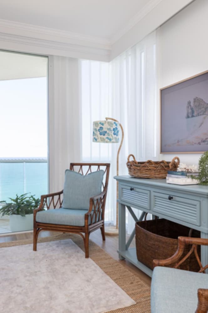 Pacific Views Resort 67/73