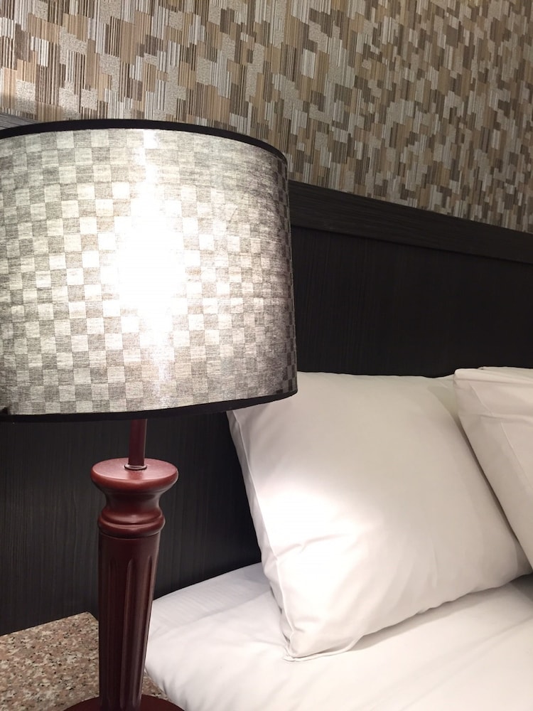 King Town Hotel 37/50