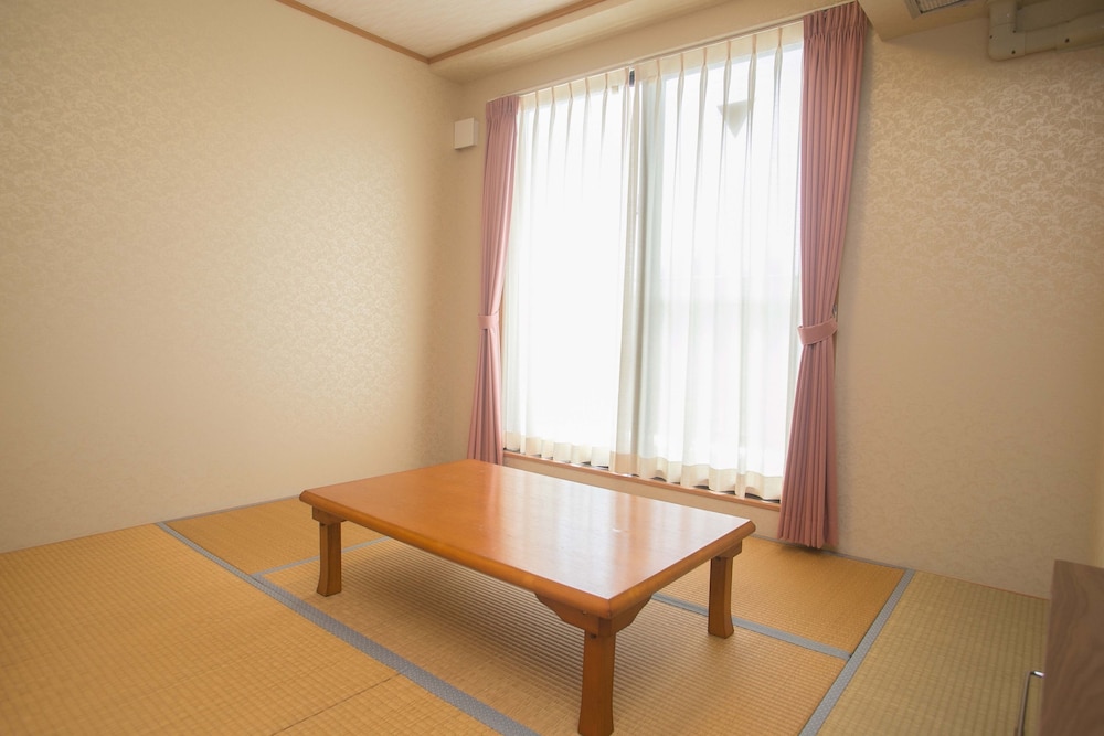 Hotel Castle Village Miyakojima (ex. Miyakojima Onsen Hotel) 26/37