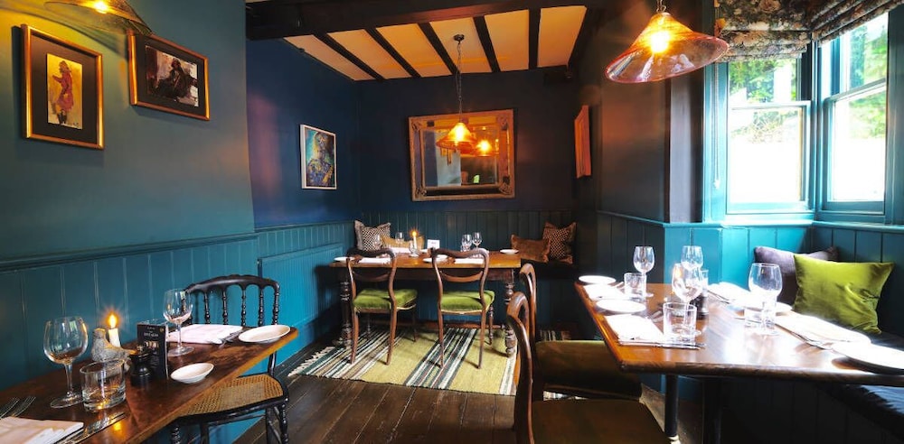 The Bull Hotel 37/47