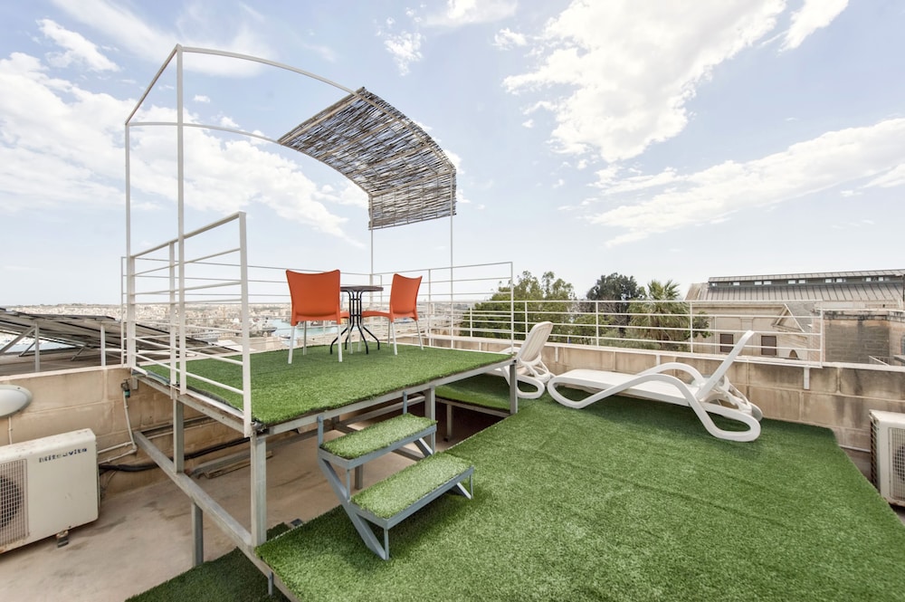 Barrakka Suites 44/50