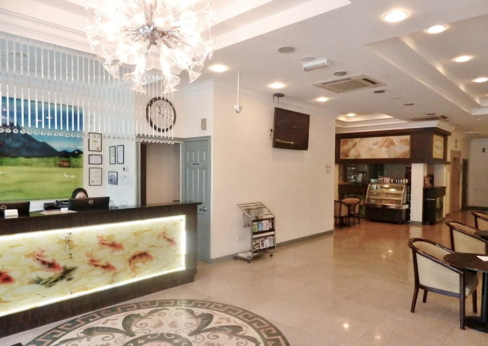 De Galleria Hotel 7/28