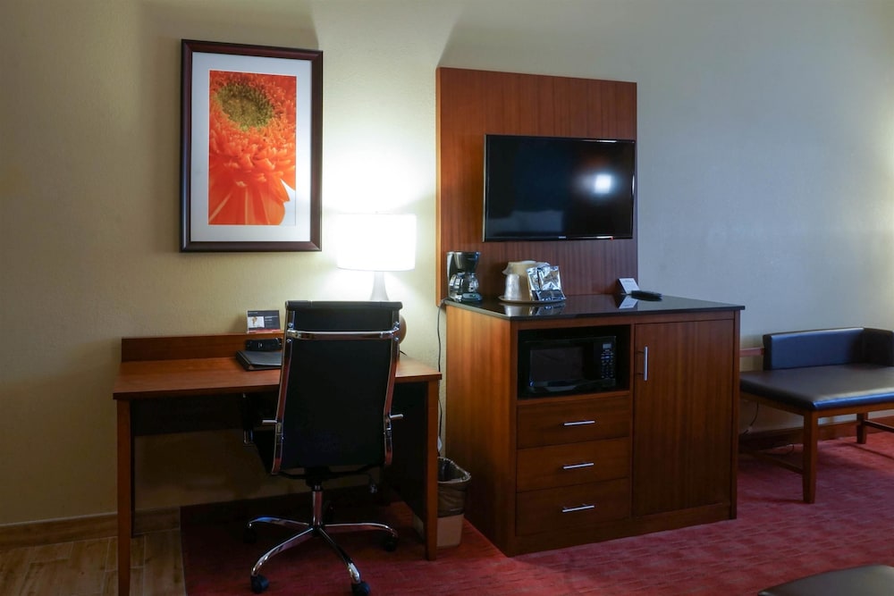 Best Western Plus Georgetown Corporate Center Hotel 39/41