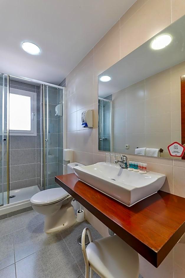 Oyo Hotel Mavi 47/47
