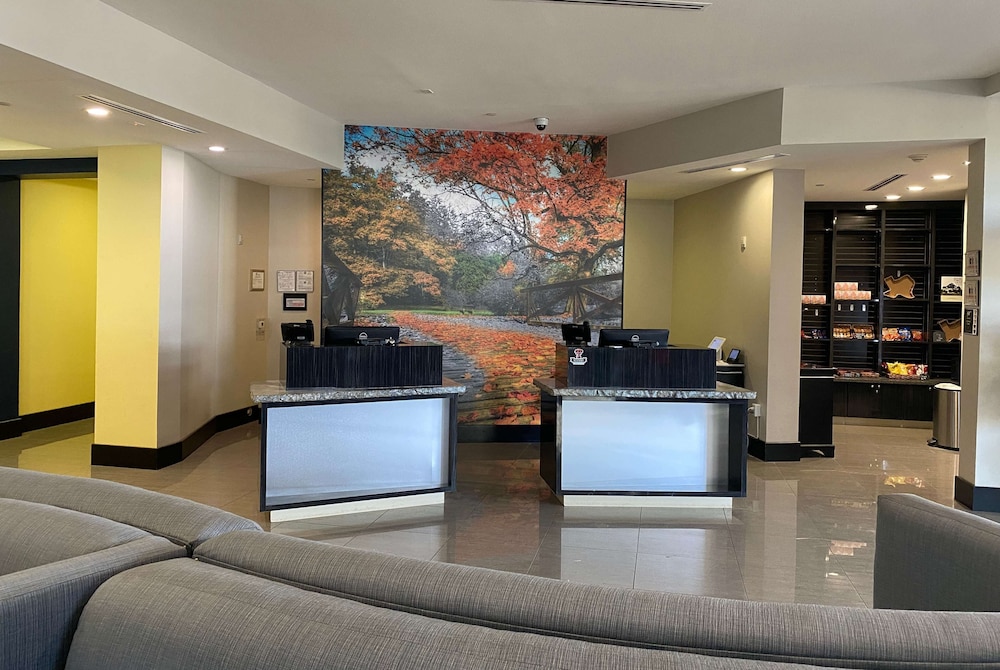 La Quinta Inn and Suites by Wyndham Lubbock Southwest 10/63